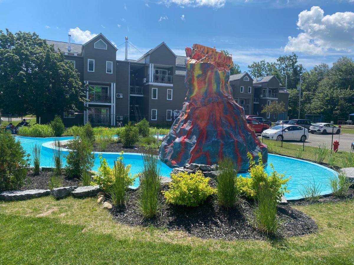 Condo Avec Parc Aquatique ! Beaupré Dış mekan fotoğraf